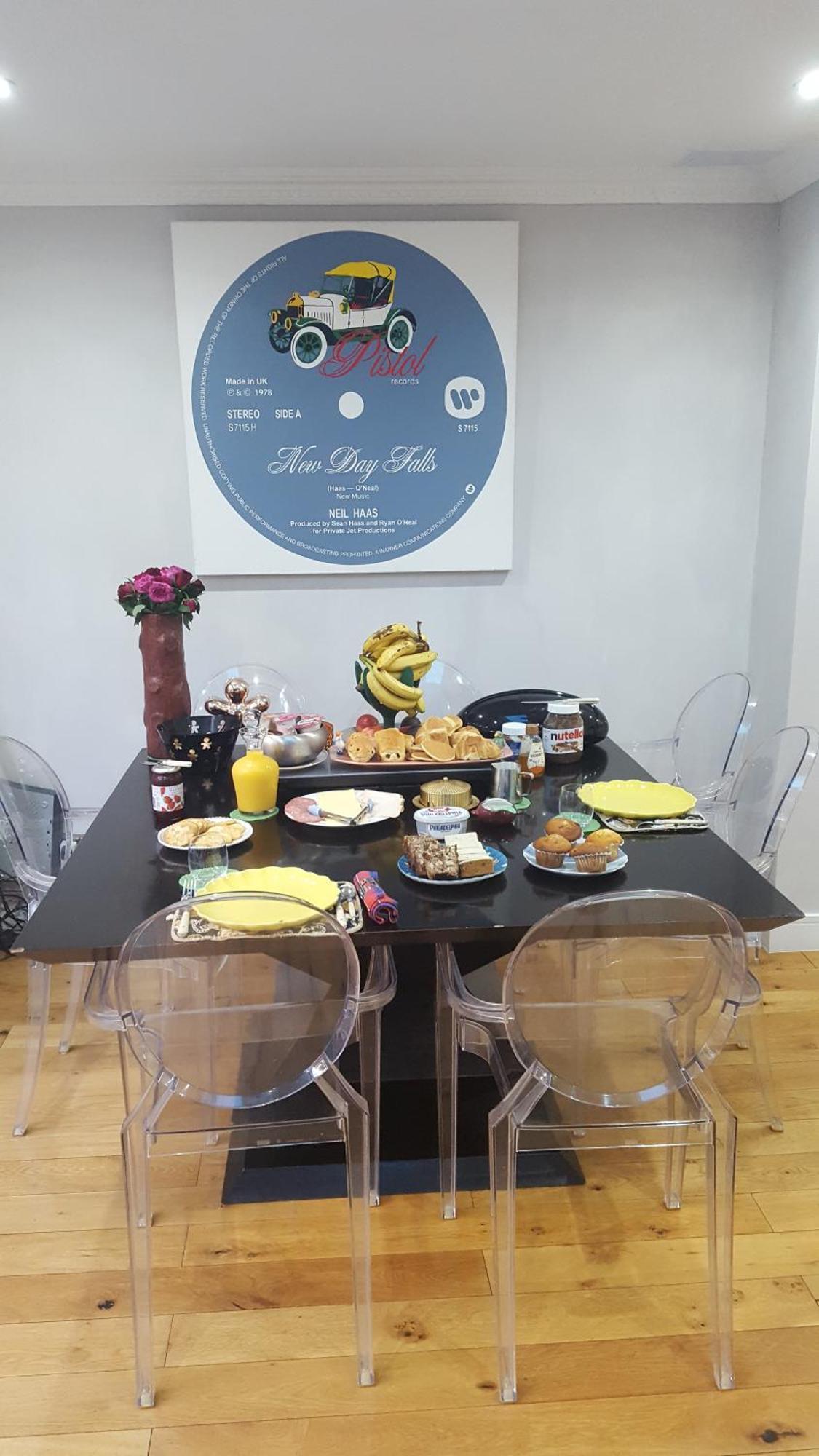 Family Home With Easy Commute To London! Кройдон Экстерьер фото