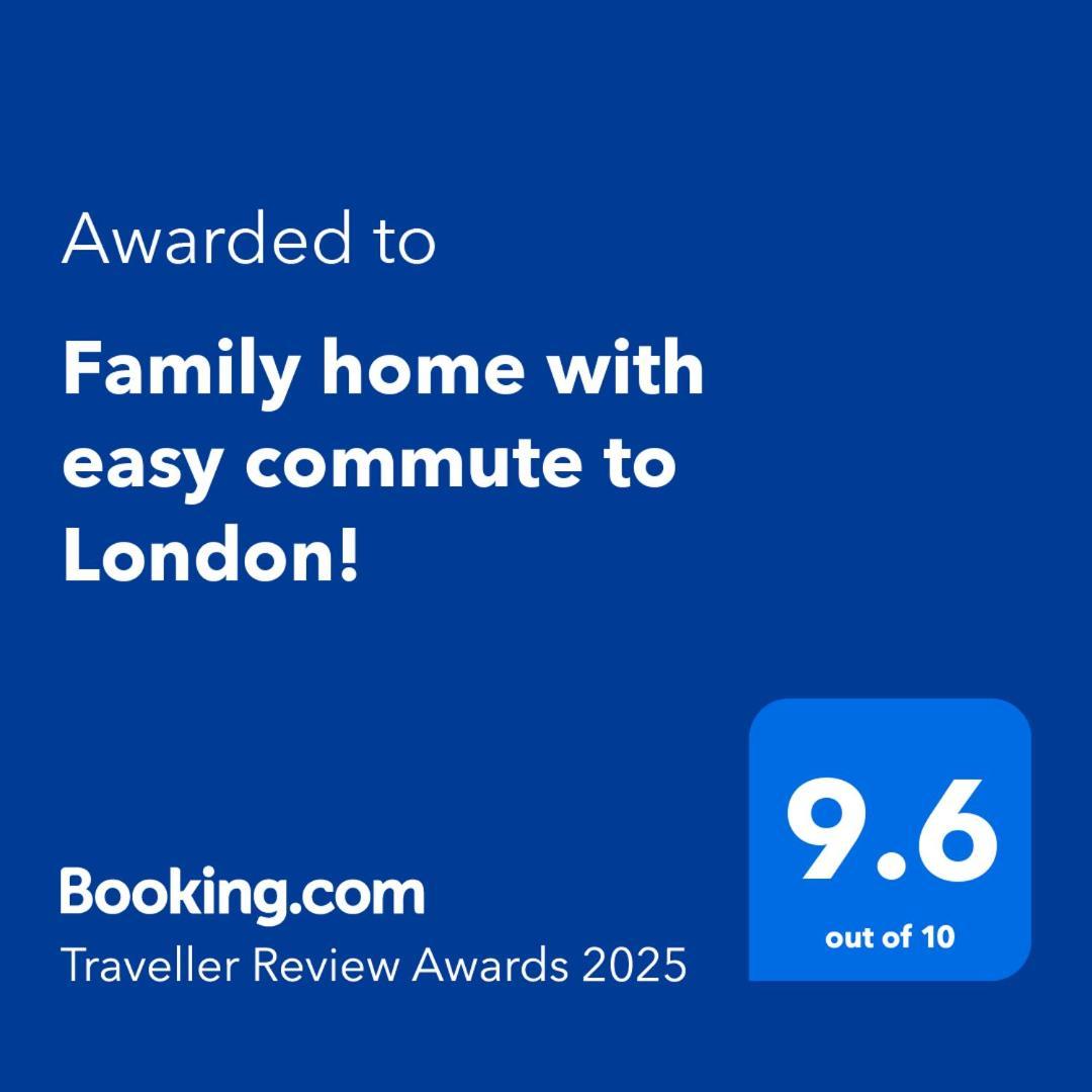 Family Home With Easy Commute To London! Кройдон Экстерьер фото